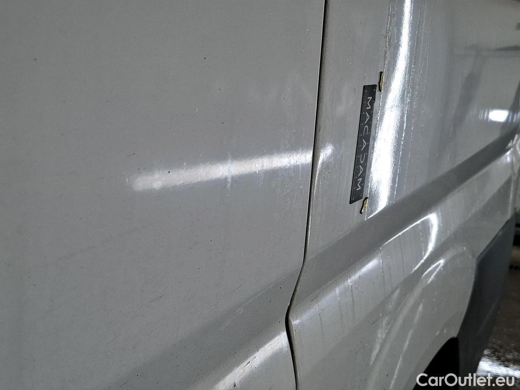  Peugeot  Boxer PEUGEOT  4p Combi 2.0 BLUEHDI 110 S&S 330 L1H1 ACCESS #18