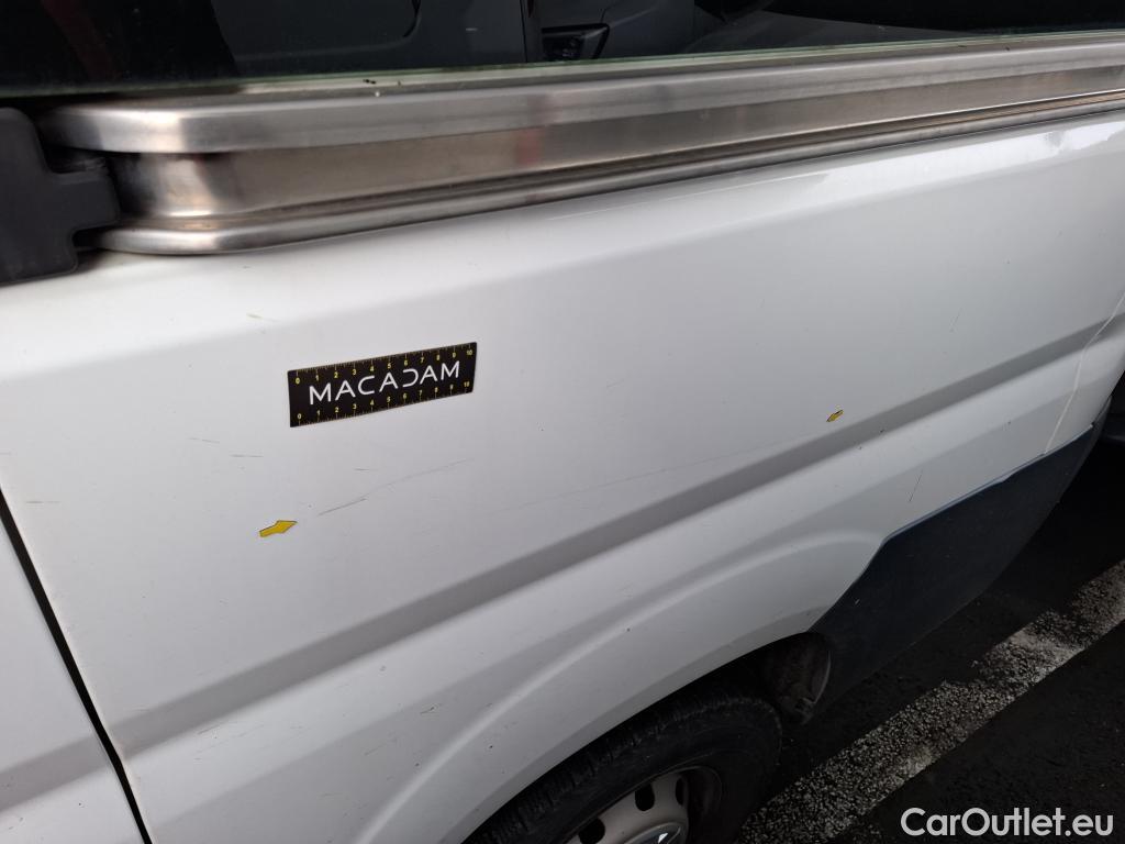  Peugeot  Boxer PEUGEOT  4p Combi 2.0 BLUEHDI 110 S&S 330 L1H1 ACCESS #24