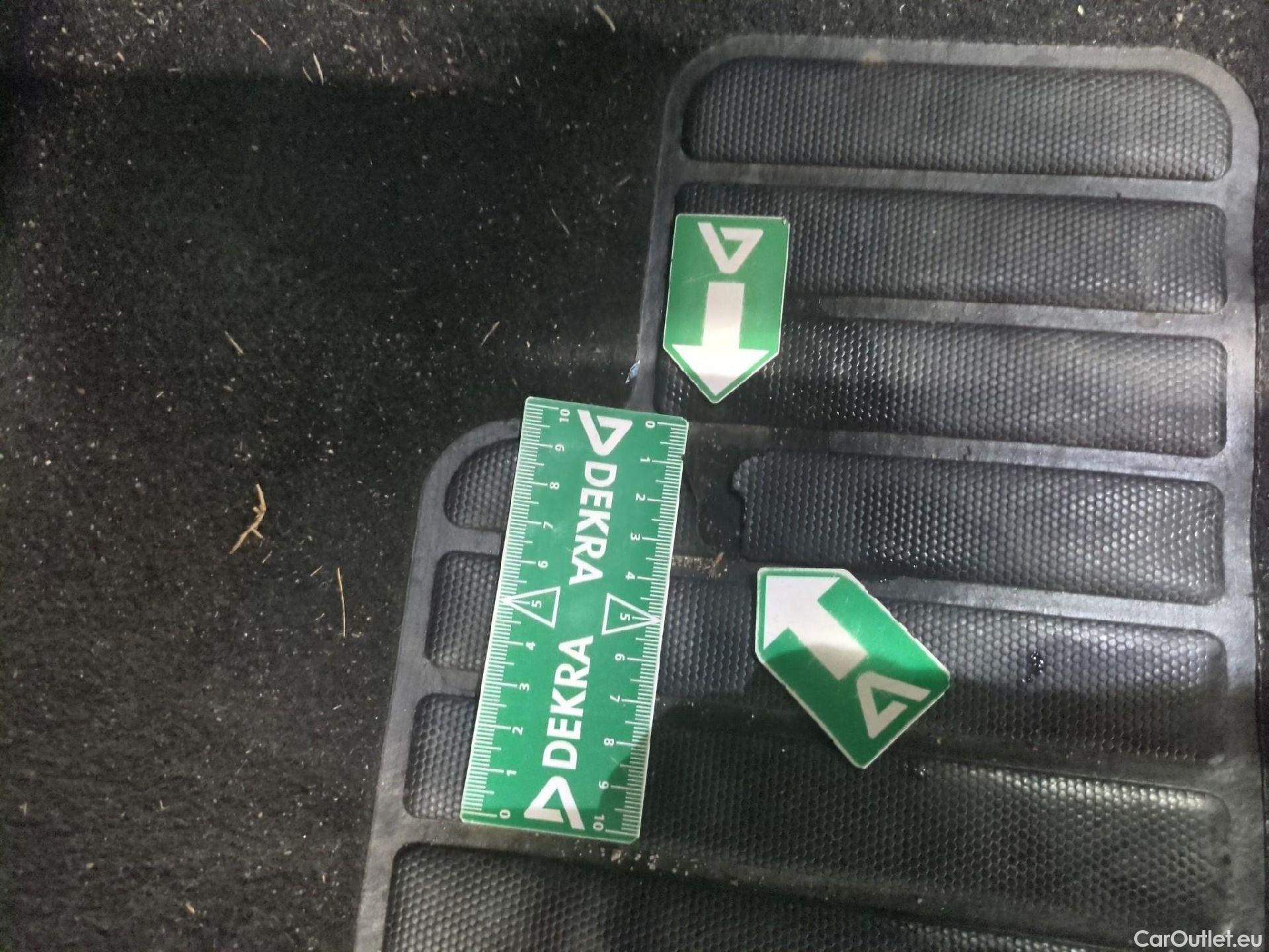  Peugeot  308 PEUGEOT  SW / 2021 / 5P / Break BlueHDi 130 EAT8 ACTIVE PACK #23