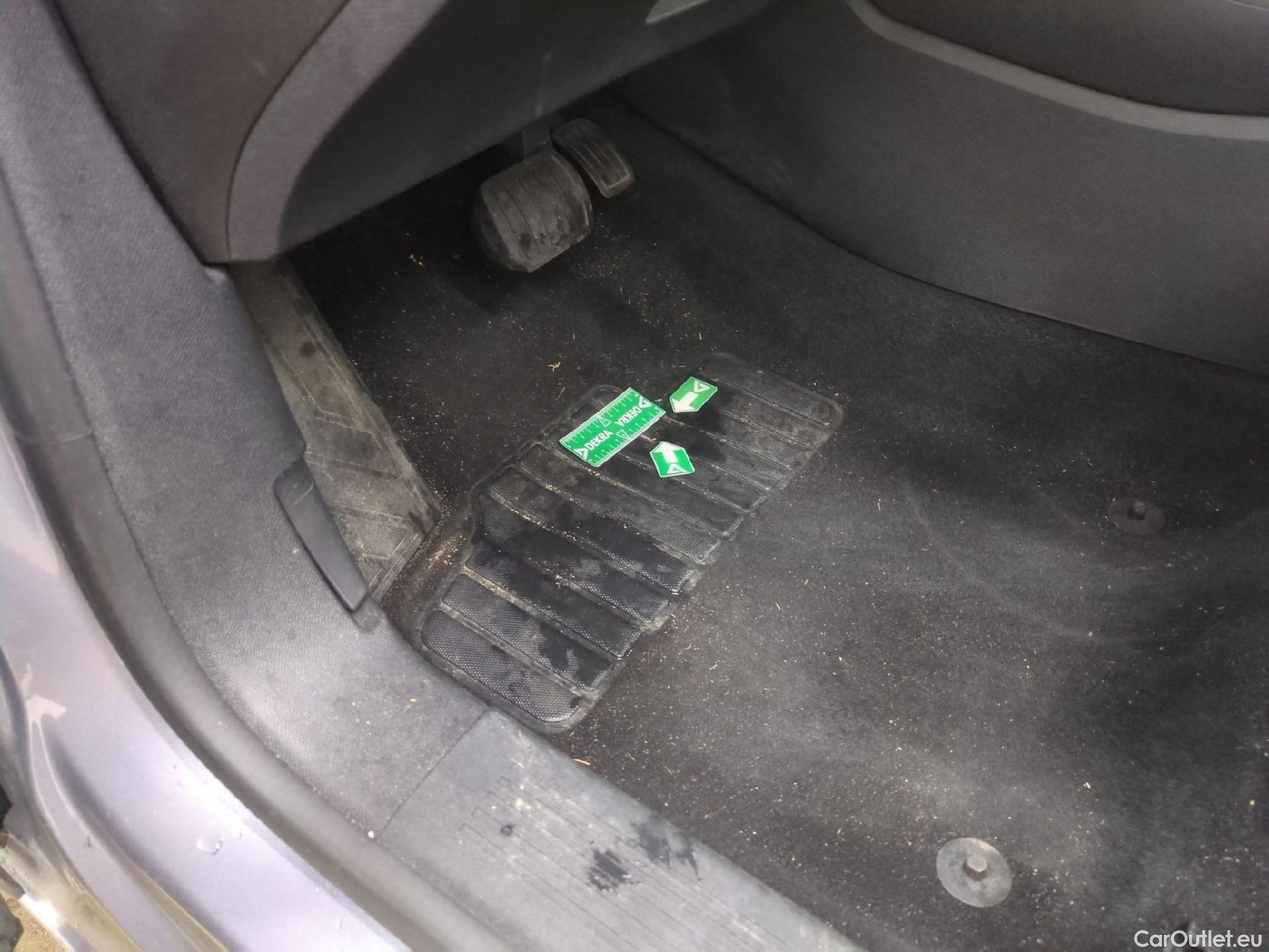  Peugeot  308 PEUGEOT  SW / 2021 / 5P / Break BlueHDi 130 EAT8 ACTIVE PACK #24