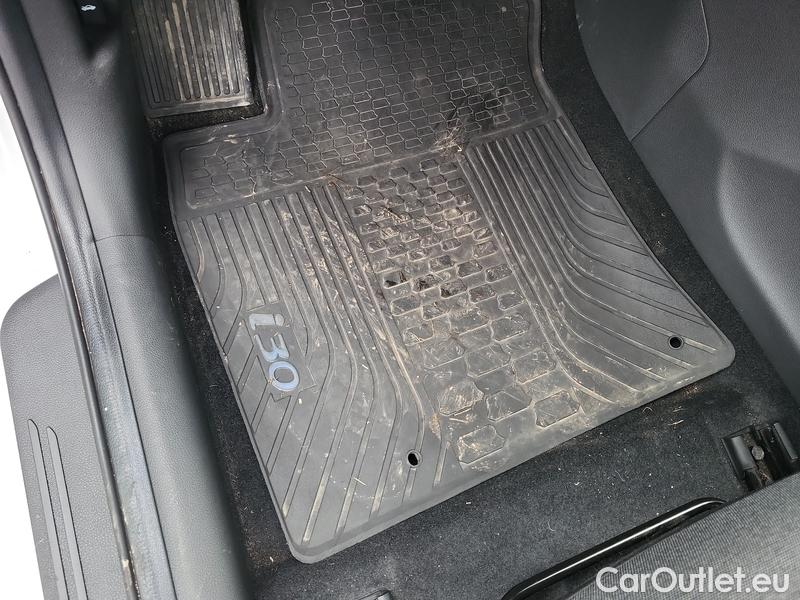  Hyundai  i30   cw (PD)(2017->)  kom.1.6CRDi 115 Smart #19