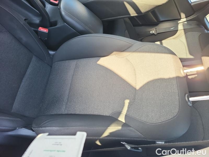  Hyundai  i30   cw (PD)(2017->)  kom.1.5T-GDI Family Smart #13