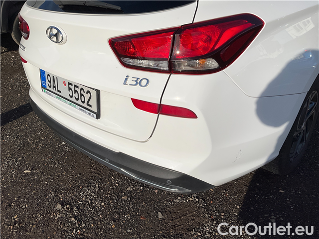  Hyundai  i30  1.5i Smart kombi 5d #13