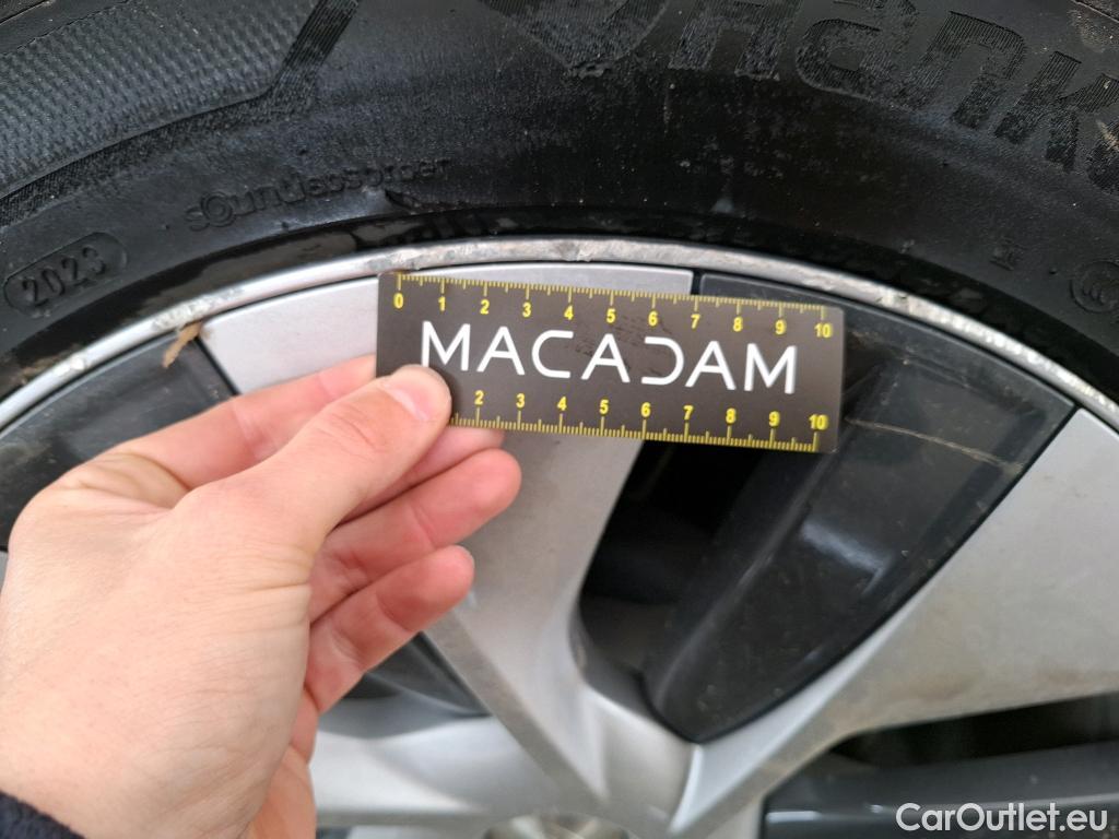  Tesla  Model Y TESLA  / 2021 / 5P / SUV RWD #30