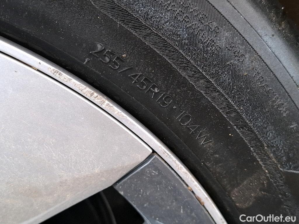  Tesla  Model Y TESLA  / 2021 / 5P / SUV RWD #18