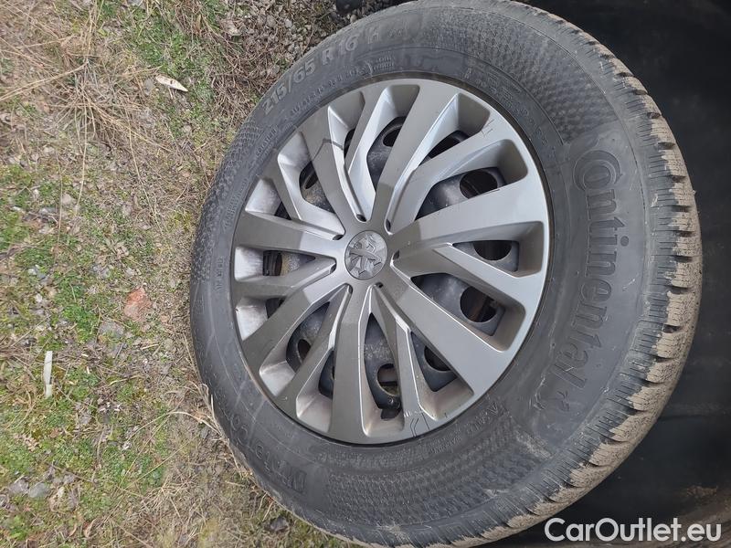  Peugeot  RIFTER   (06.2018->)  1.5BHDi 130 Allure #17