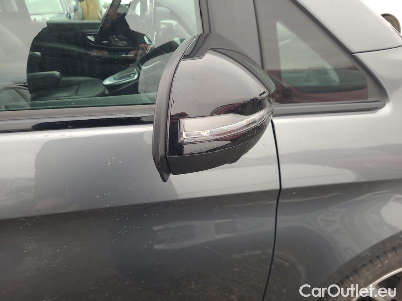  Mercedes  V-Klasse  (W447)  (2014) V 300 d L Avantgarde AT 5d #52