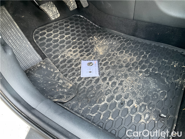  Hyundai  i30  1.5i Smart kombi 5d #28