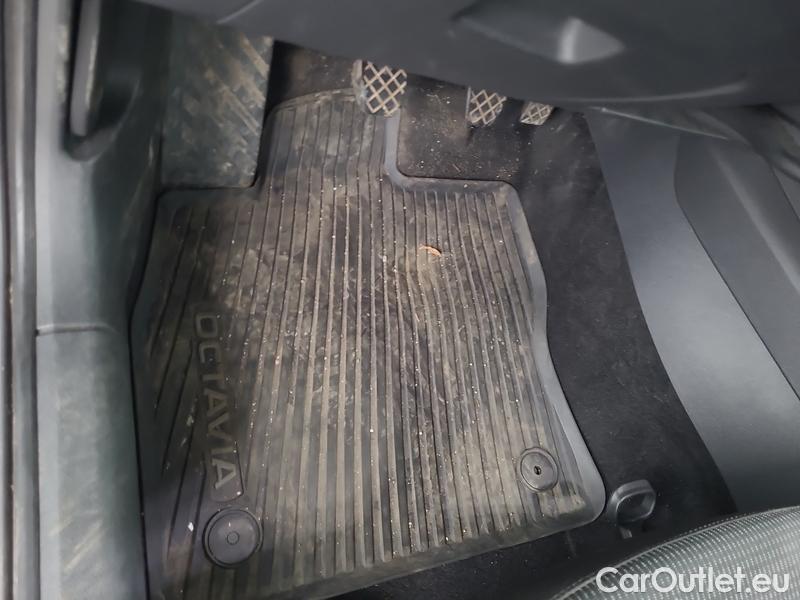  Skoda  Octavia  Combi (NX3)(2020) Oct.Combi 2.0TDI 85 Ambition #6