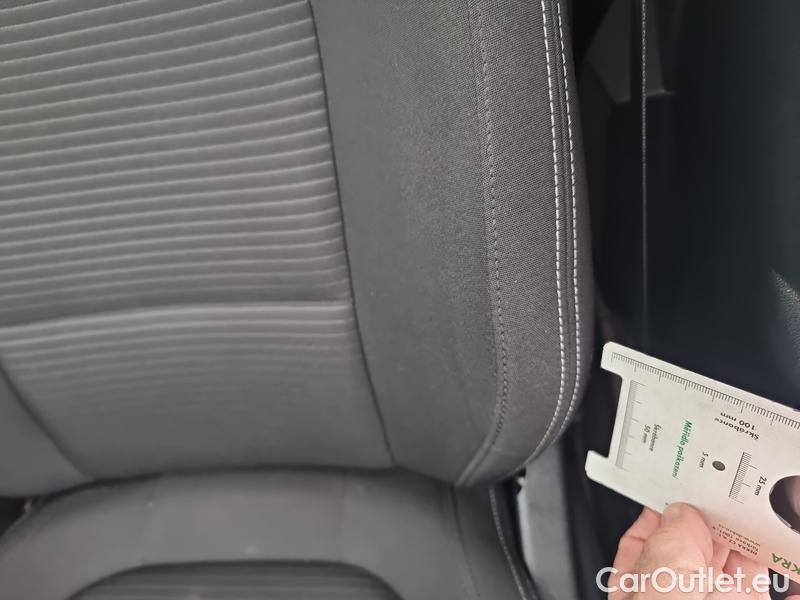  Ford  Focus  Break (2010) Foc.Kom.1.5EBl.120 Titanium #11