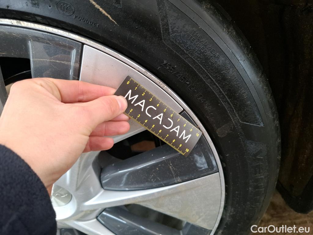  Tesla  Model Y TESLA  / 2021 / 5P / SUV RWD #32