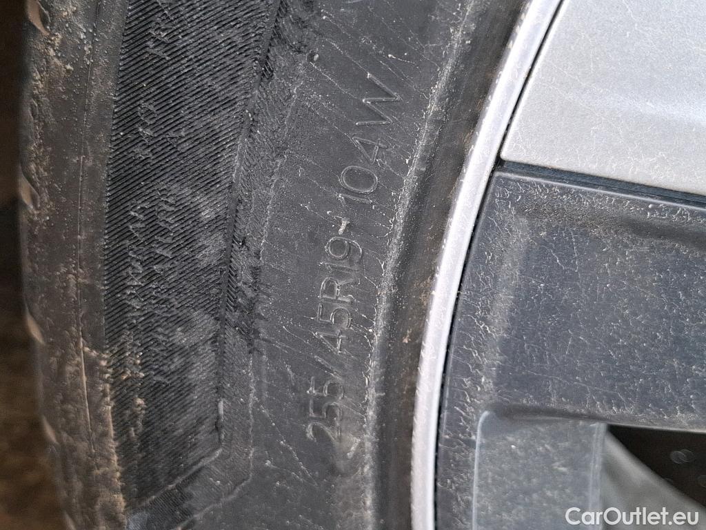  Tesla  Model Y TESLA  / 2021 / 5P / SUV RWD #10