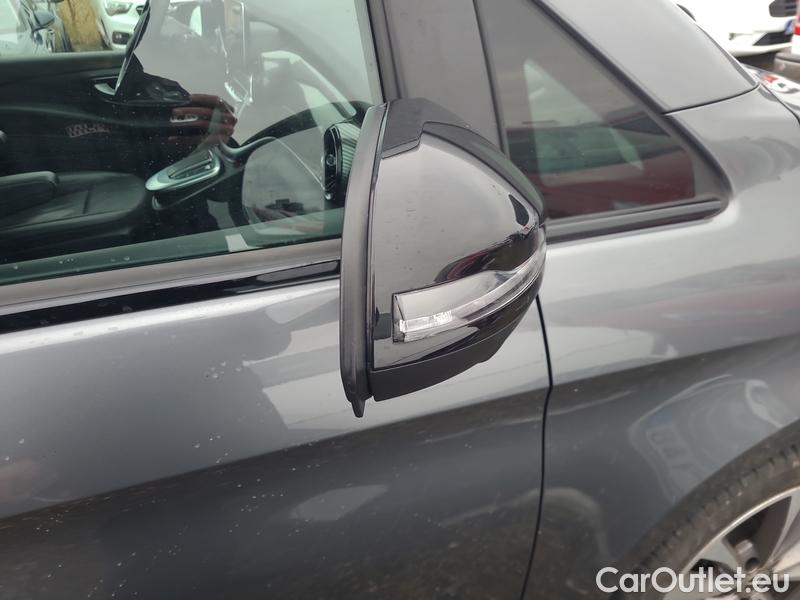  Mercedes  V-Klasse  (W447)  (2014) V 300 d L Avantgarde AT 5d #51