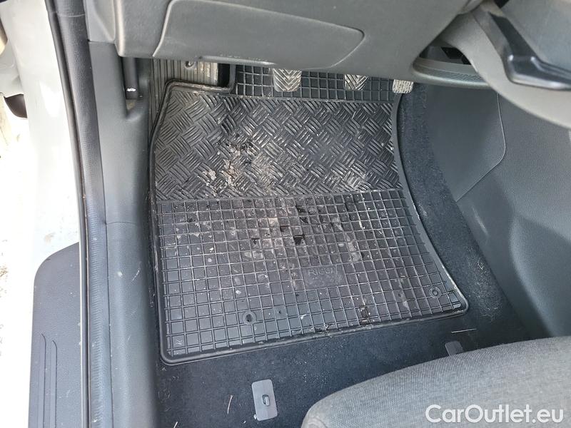  Hyundai  i30   cw (PD)(2017->)  kom.1.5T-GDI Family Smart #10