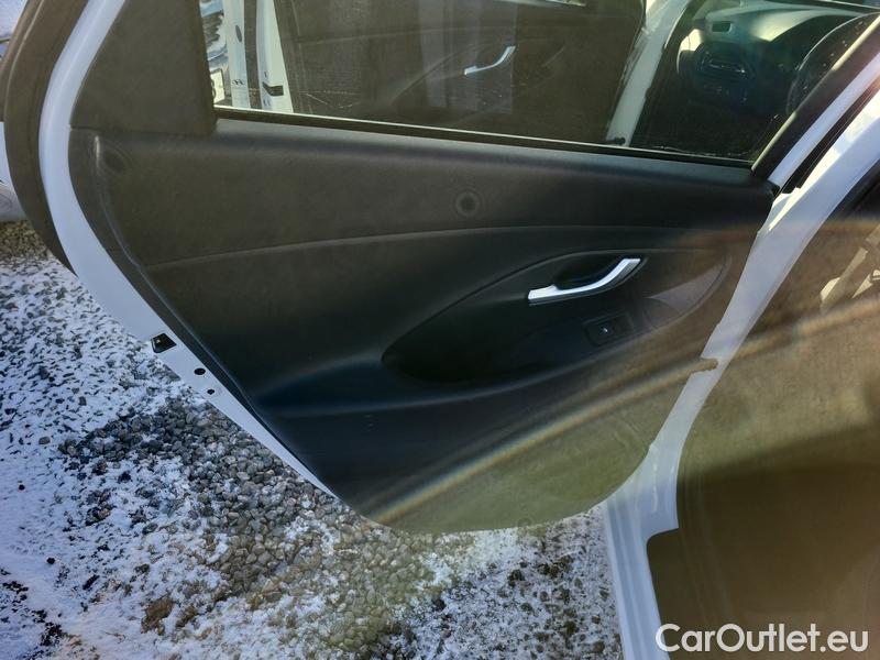  Hyundai  i30   cw (PD)(2017->)  kom.1.5T-GDI Family Smart #18