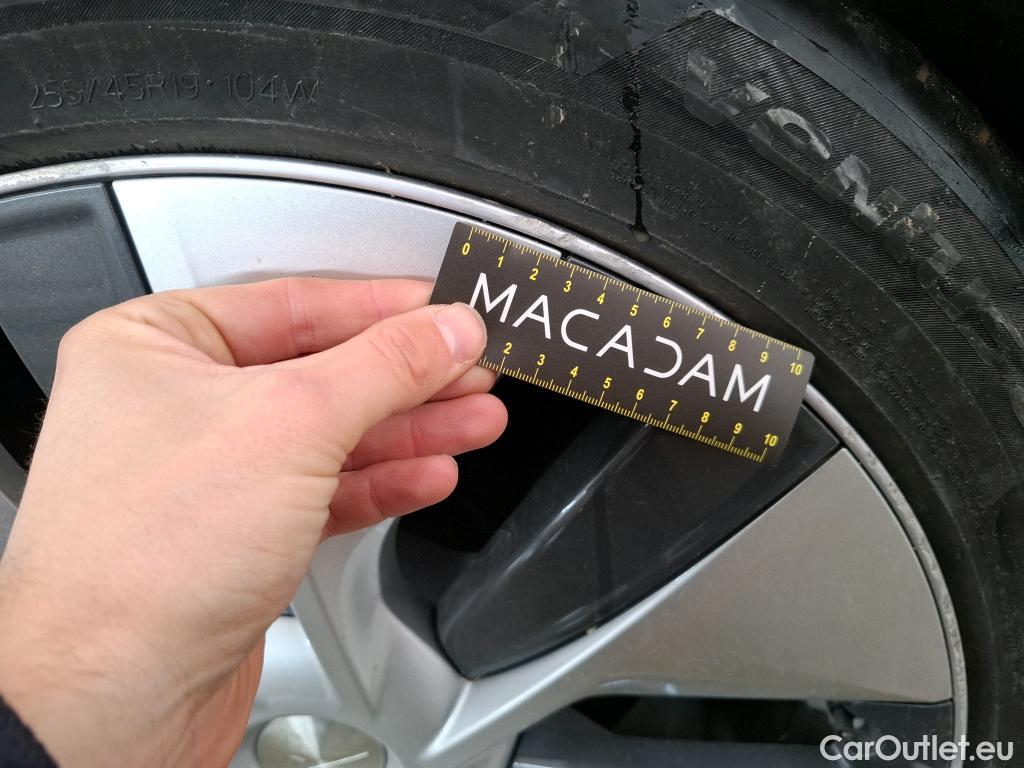  Tesla  Model Y TESLA  / 2021 / 5P / SUV RWD #24