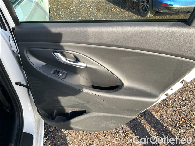  Hyundai  i30  1.5i Smart kombi 5d #10