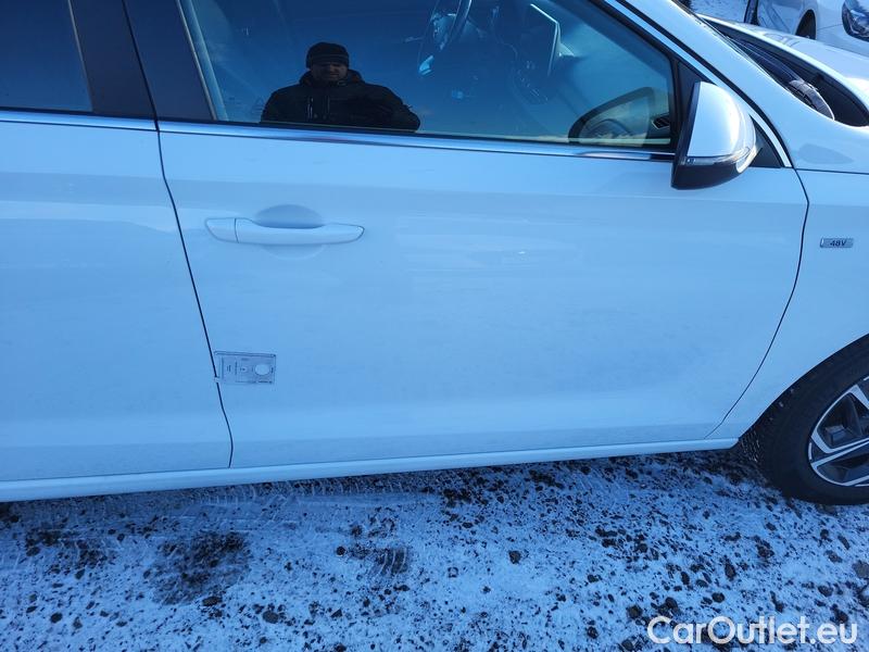  Hyundai  i30   cw (PD)(2017->)  kom.1.5T-GDI Family Smart #4