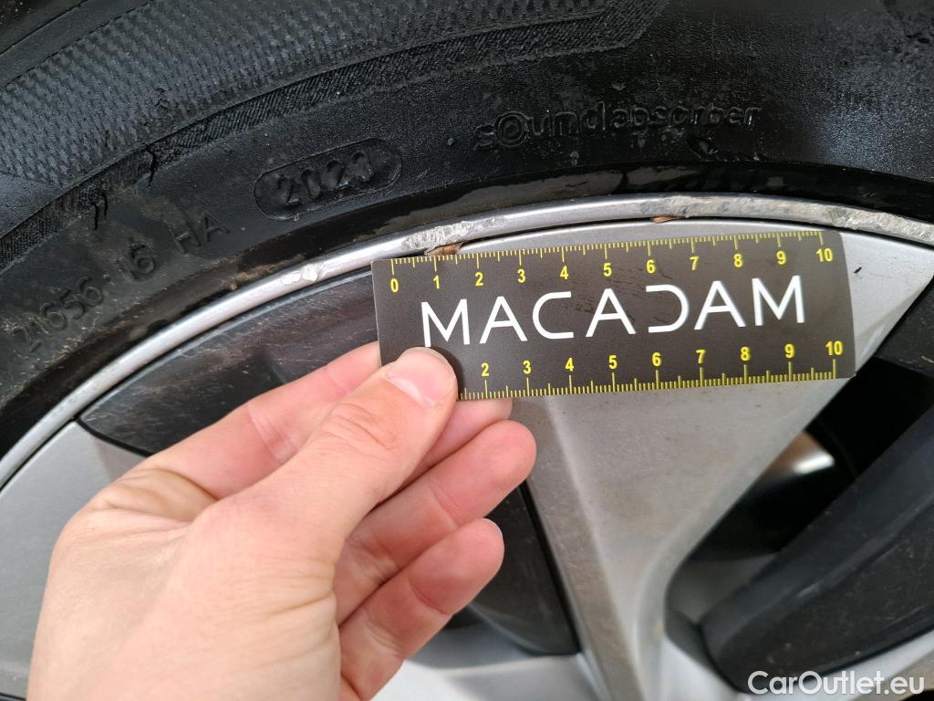  Tesla  Model Y TESLA  / 2021 / 5P / SUV RWD #29