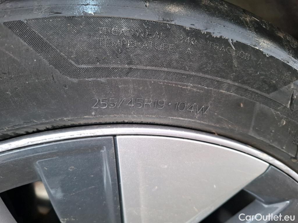  Tesla  Model Y TESLA  / 2021 / 5P / SUV RWD #14