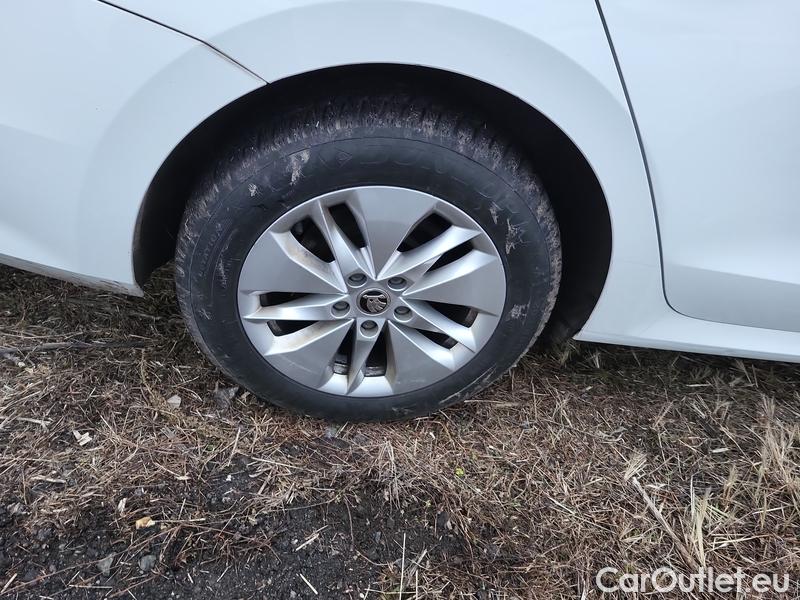  Skoda  Octavia  Lim. (NX3)(2020)  1.5TSI 110 Ambition 5d #10