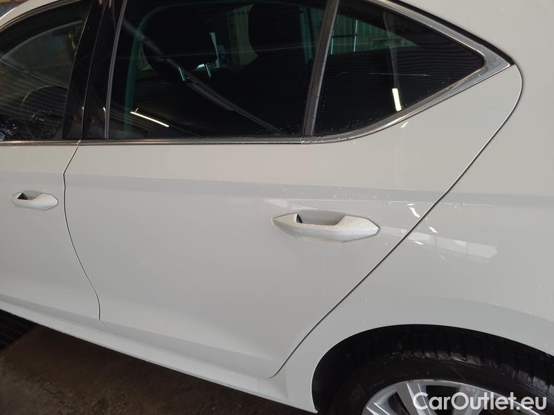  Skoda  Octavia  Lim. (NX3)(2020) Oct.2.0TDI 110 Style 5d #4