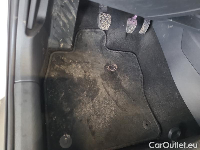  Skoda  Octavia  Lim. (NX3)(2020) Oct.2.0TDI 110 Style 5d #8