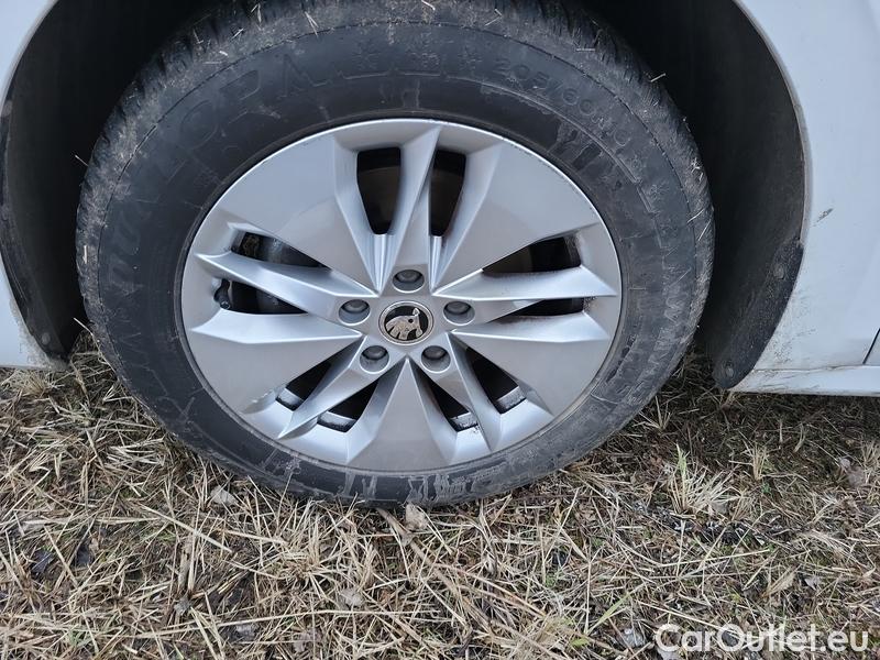  Skoda  Octavia  Lim. (NX3)(2020)  1.5TSI 110 Ambition 5d #3