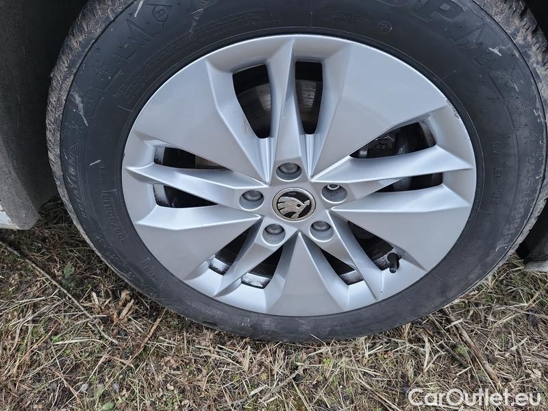  Skoda  Octavia  Lim. (NX3)(2020)  1.5TSI 110 Ambition 5d #11