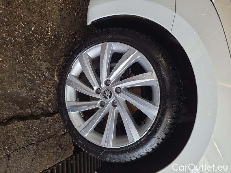  Skoda  Octavia  Lim. (NX3)(2020) Oct.2.0TDI 110 Style 5d #2