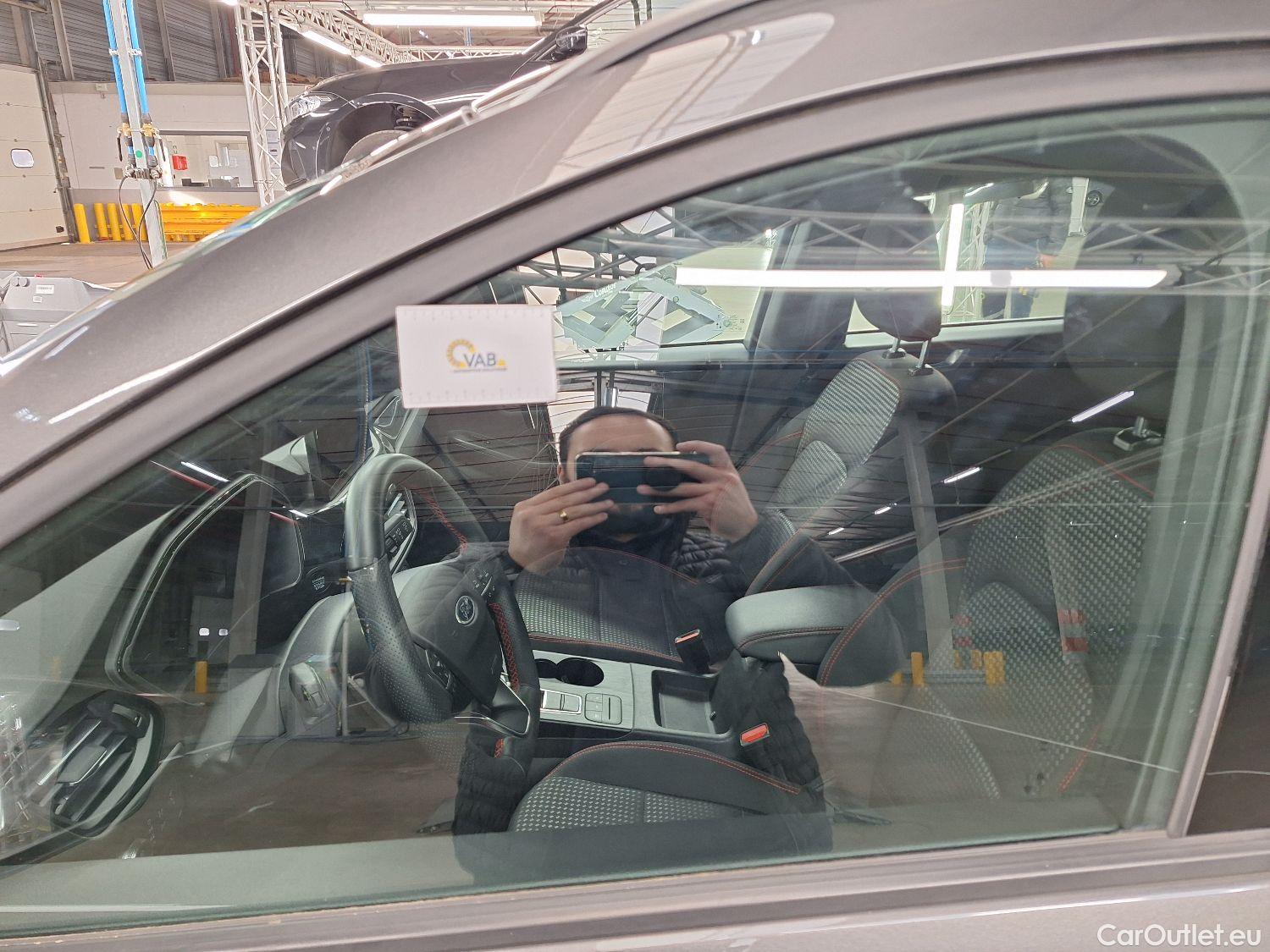  Ford  Kuga Ford,  '19 PHEV, Ford  2.5i PHEV Aut. 165kW ST-Line 5d #3