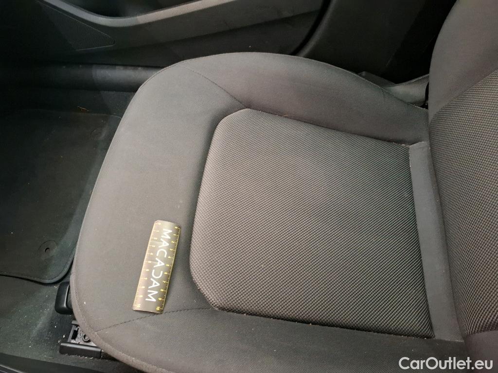  Audi  A3 AUDI  Sportback / 2016 / 5P / Berline 35 TFSI 150 COD S TRONIC BUSINESS LINE #25