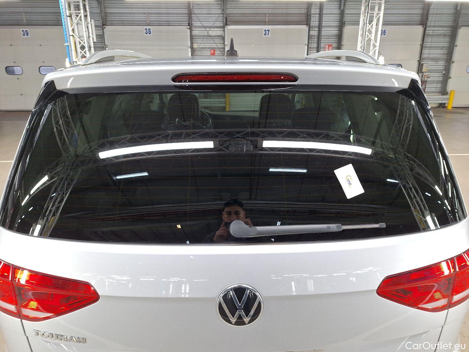  Volkswagen  Touran VW,  '15, Volkswagen  2.0 TDi 110kW Highline DSG 5d 7pl #17