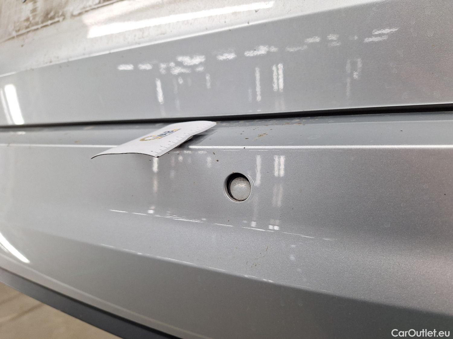  Volkswagen  Touran VW,  '15, Volkswagen  2.0 TDi 110kW Highline DSG 5d 7pl #4