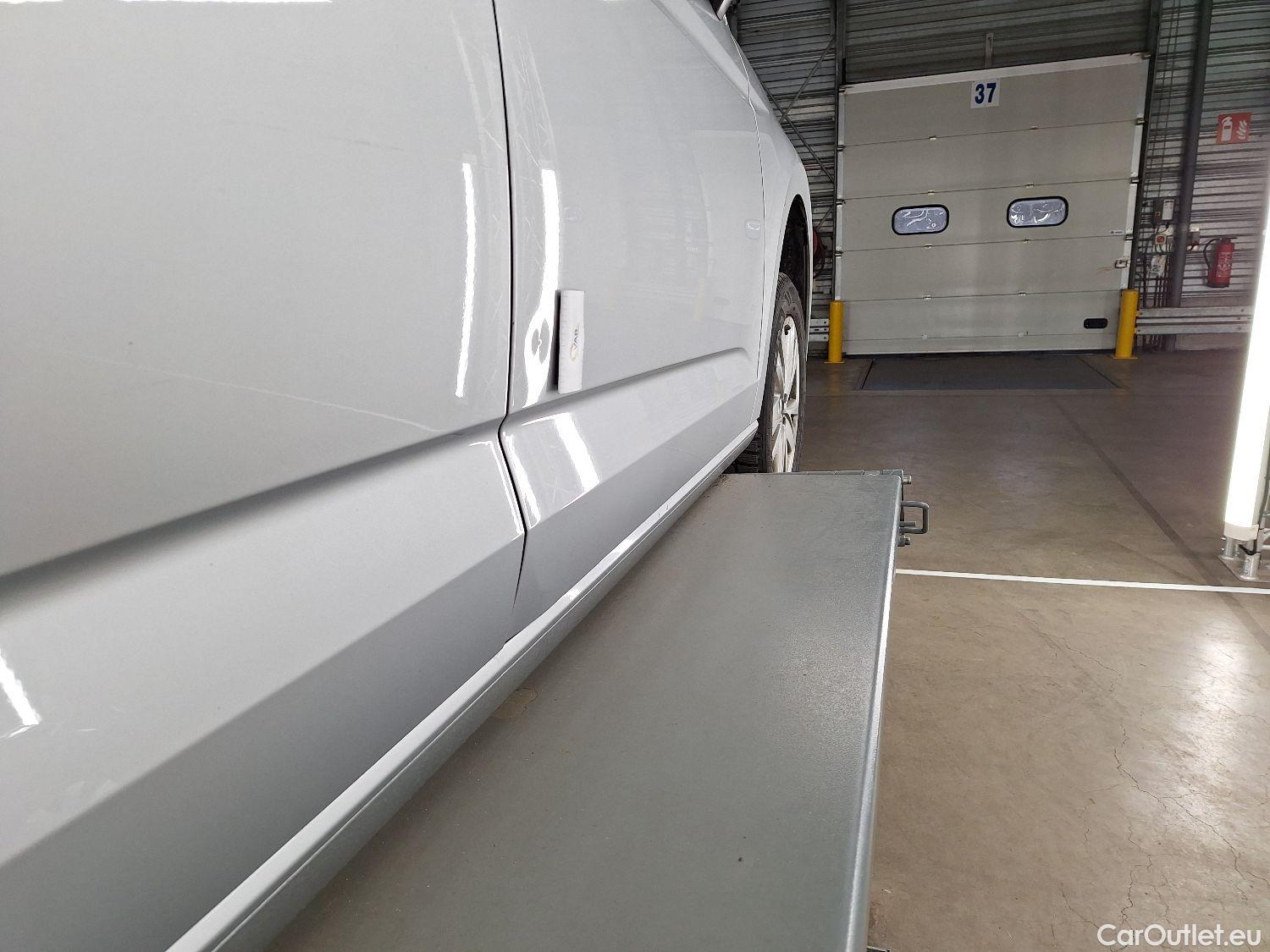  Volkswagen  Touran VW,  '15, Volkswagen  2.0 TDi 110kW Highline DSG 5d 7pl #8