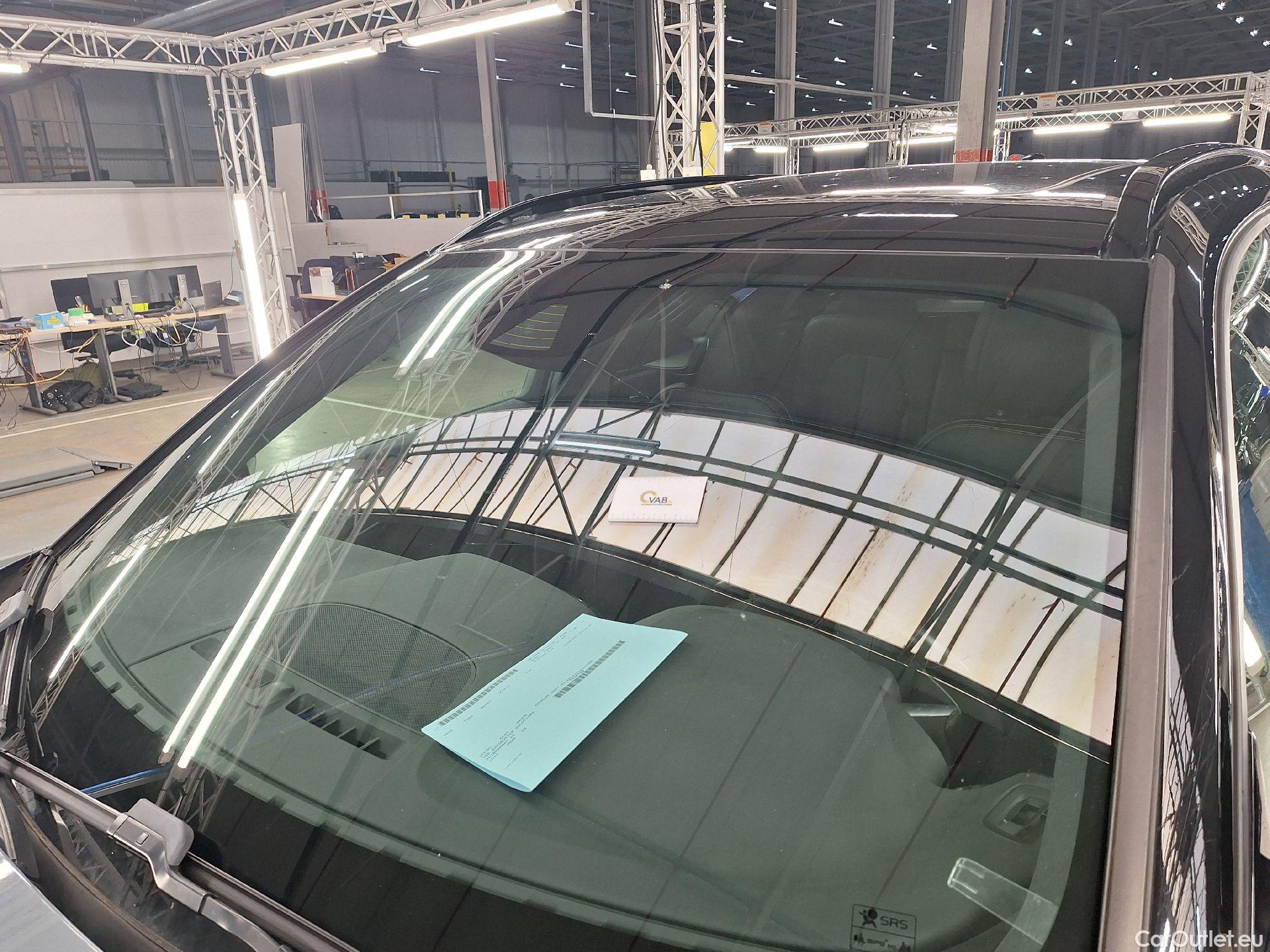  Volvo  XC 40 Volvo, XC40 '17, Volvo XC40 D4 AWD Geartronic R-Design 5d #9