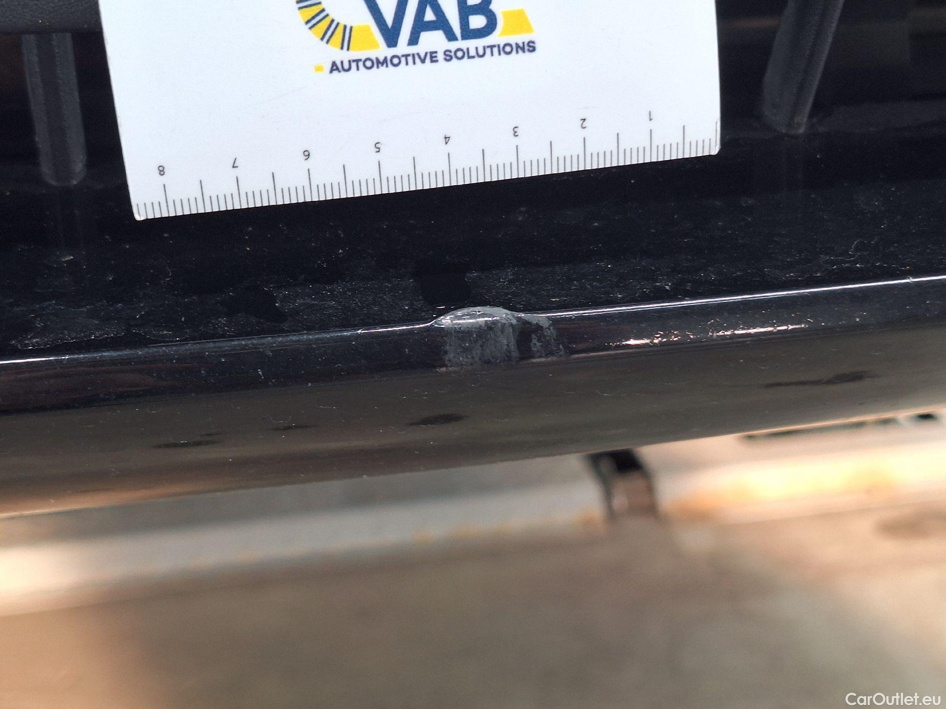  Volvo  XC 40 Volvo, XC40 '17, Volvo XC40 D4 AWD Geartronic R-Design 5d #59