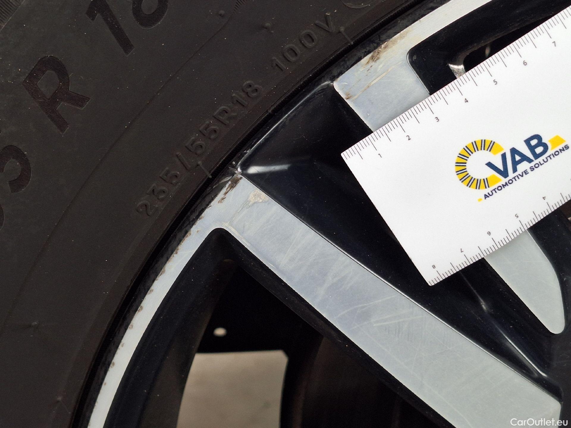  Volvo  XC 40 Volvo, XC40 '17, Volvo XC40 D4 AWD Geartronic R-Design 5d #61