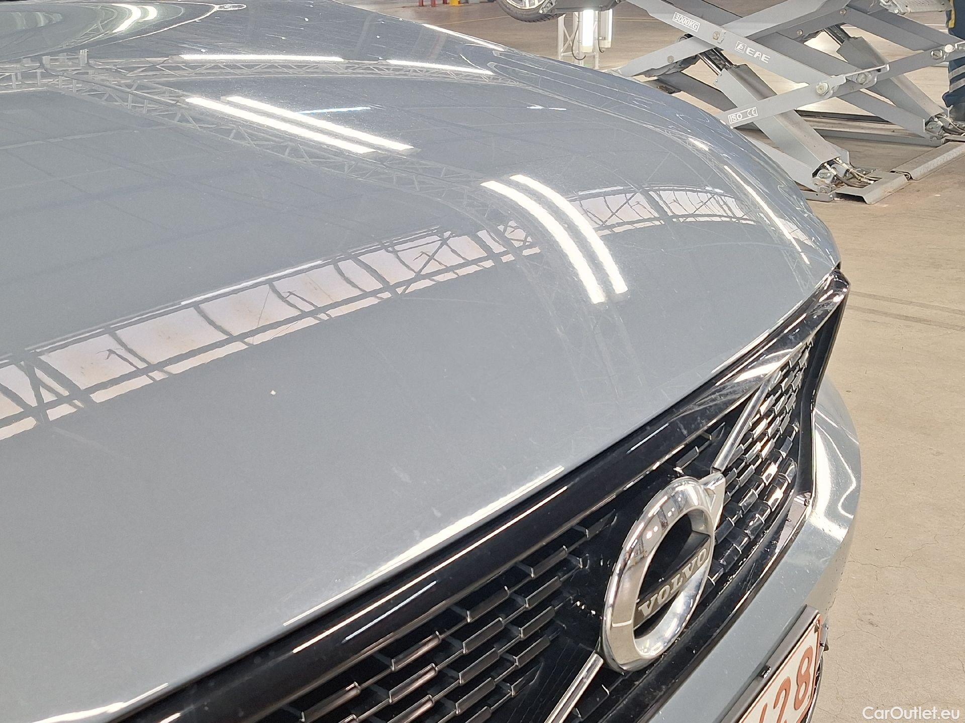  Volvo  XC 40 Volvo, XC40 '17, Volvo XC40 D4 AWD Geartronic R-Design 5d #3