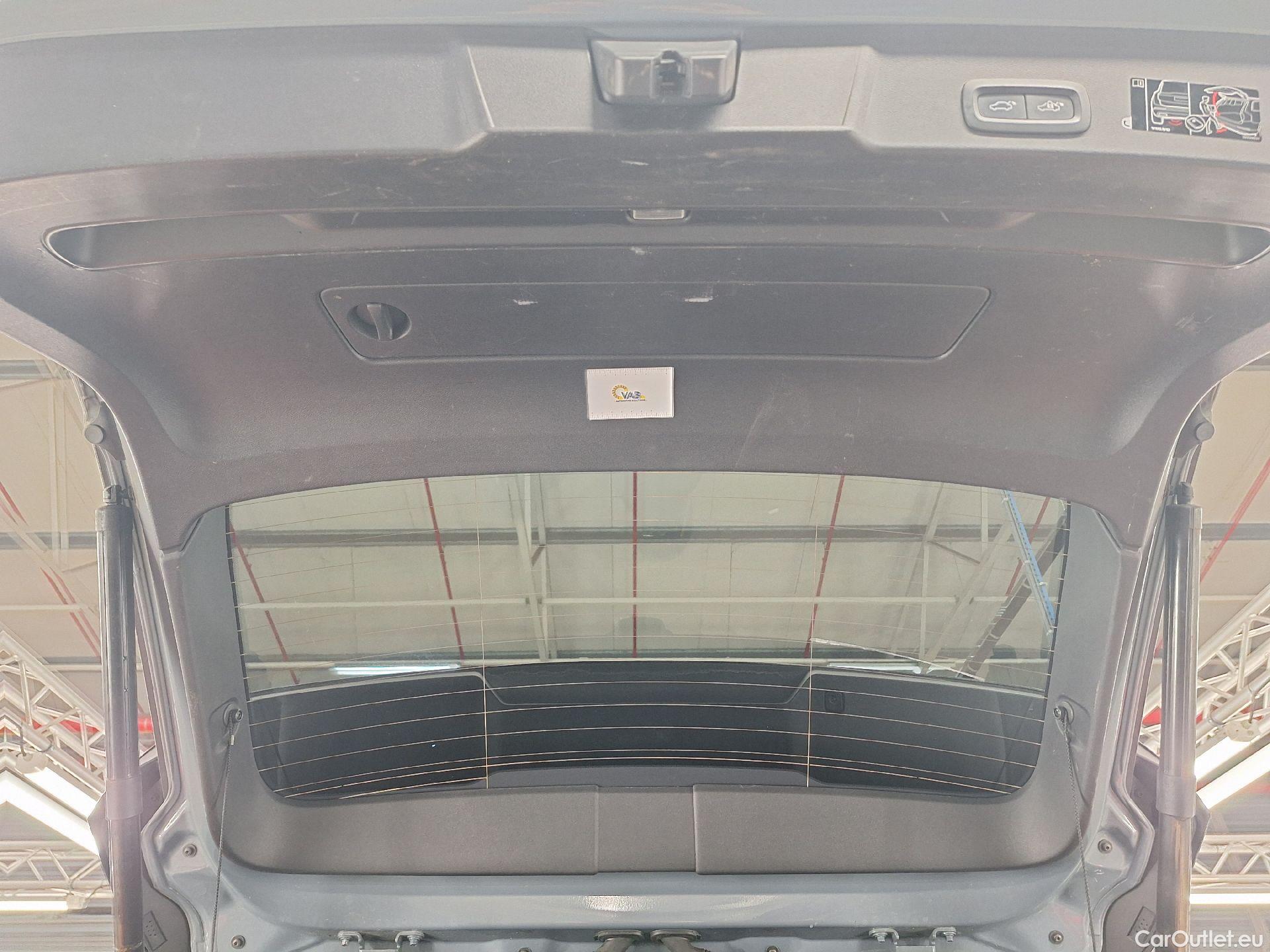  Volvo  XC 40 Volvo, XC40 '17, Volvo XC40 D4 AWD Geartronic R-Design 5d #34