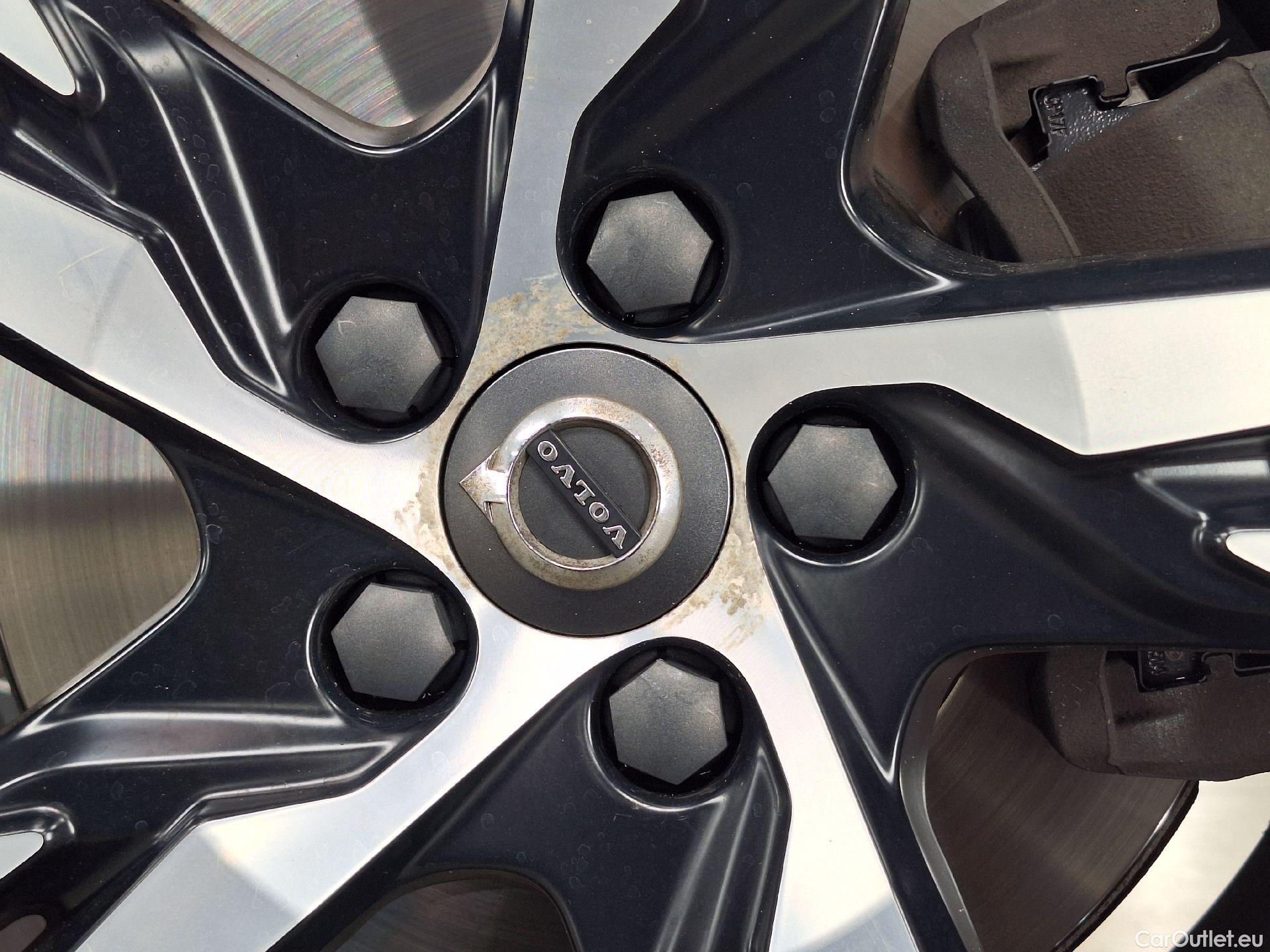  Volvo  XC 40 Volvo, XC40 '17, Volvo XC40 D4 AWD Geartronic R-Design 5d #70