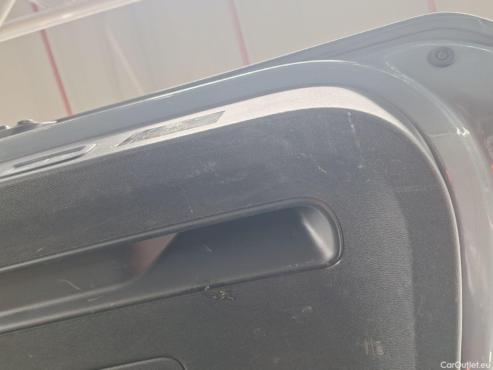  Volvo  XC 40 Volvo, XC40 '17, Volvo XC40 D4 AWD Geartronic R-Design 5d #37