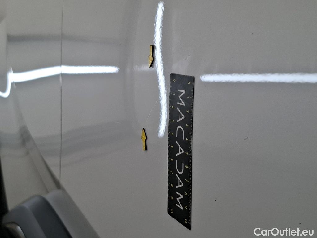  Toyota  C-HR TOYOTA  / 2016 / 5P / SUV 1.8 HYBRIDE 122 DISTINCTIVE #2