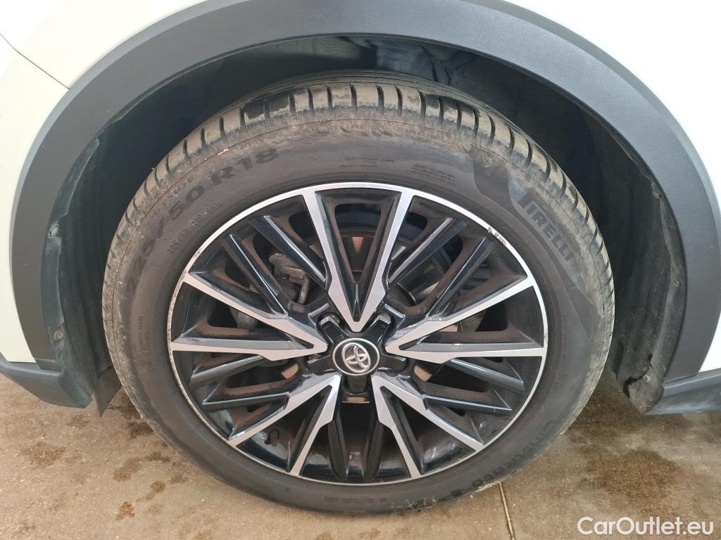  Toyota  C-HR TOYOTA  / 2016 / 5P / SUV 1.8 HYBRIDE 122 DISTINCTIVE #4