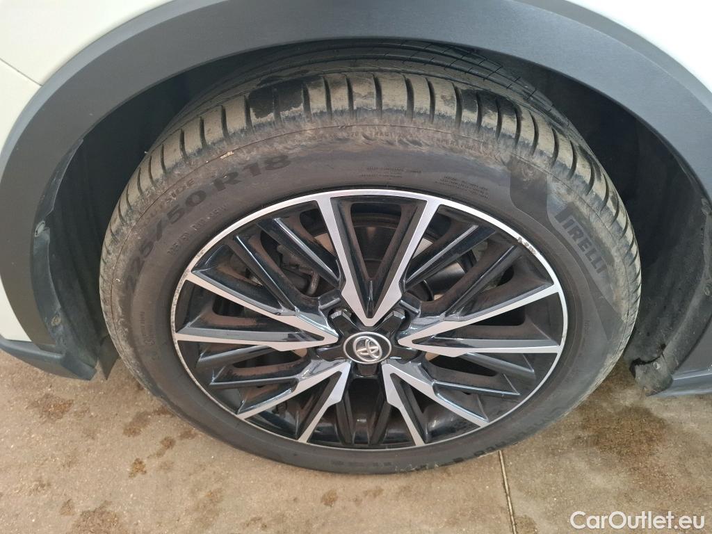  Toyota  C-HR TOYOTA  / 2016 / 5P / SUV 1.8 HYBRIDE 122 DISTINCTIVE #3