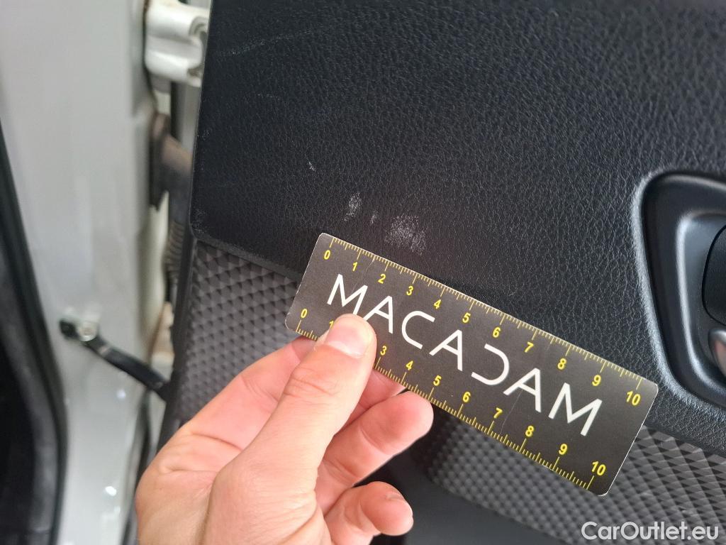  Toyota  C-HR TOYOTA  / 2016 / 5P / SUV 1.8 HYBRIDE 122 DISTINCTIVE #20