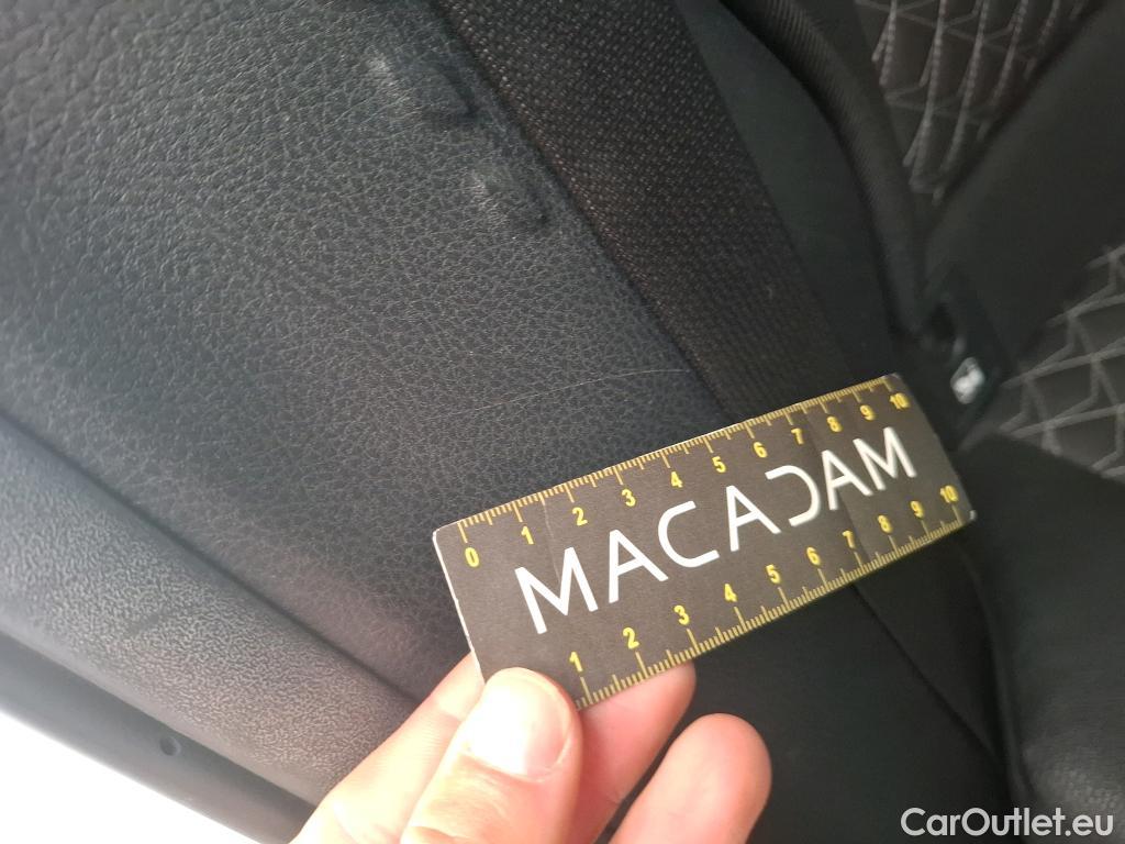  Toyota  C-HR TOYOTA  / 2016 / 5P / SUV 1.8 HYBRIDE 122 DISTINCTIVE #18