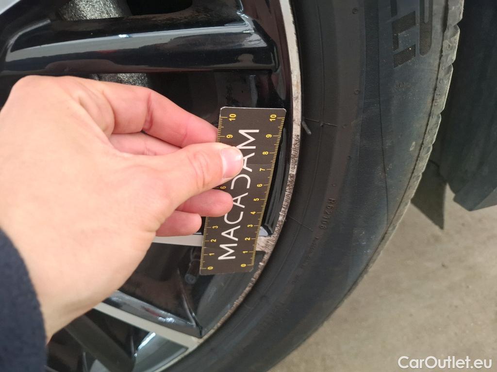  Toyota  C-HR TOYOTA  / 2016 / 5P / SUV 1.8 HYBRIDE 122 DISTINCTIVE #14