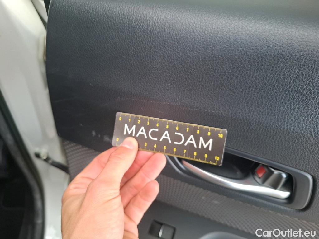  Toyota  C-HR TOYOTA  / 2016 / 5P / SUV 1.8 HYBRIDE 122 DISTINCTIVE #21