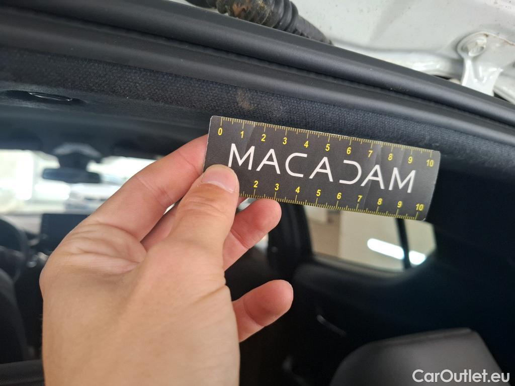  Toyota  C-HR TOYOTA  / 2016 / 5P / SUV 1.8 HYBRIDE 122 DISTINCTIVE #41